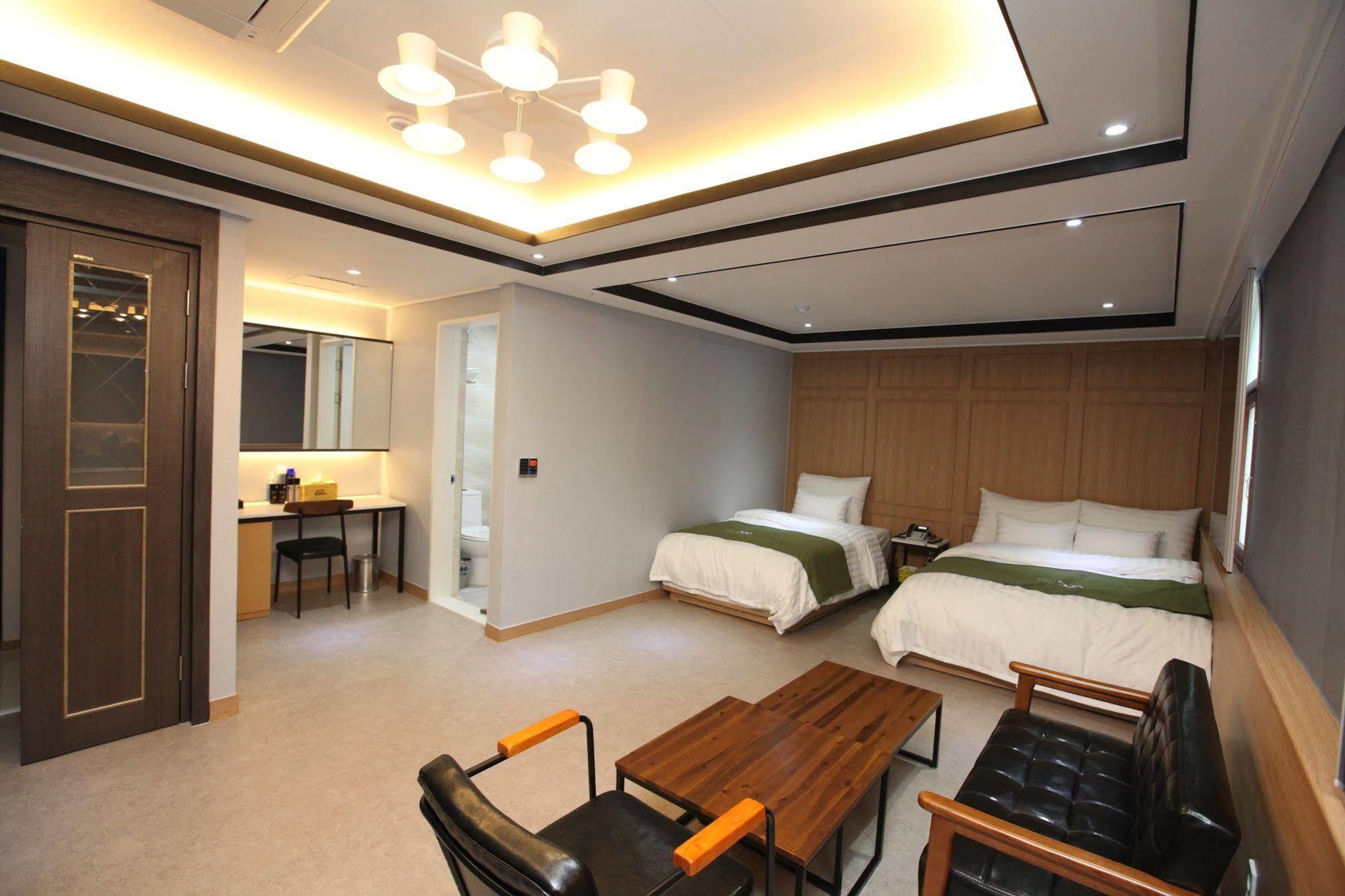 Hotel 500Th Mokpo Bagian luar foto